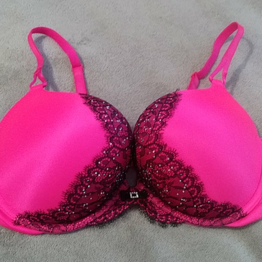 VICTORIA SECRET MIRACULOUS PLUNGE BRA